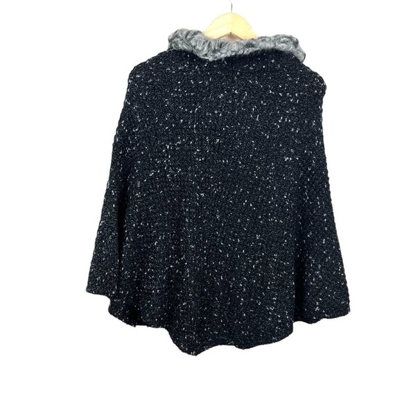 Saks‎ Fifth Black label fur trim poncho - Picture 3 of 6
